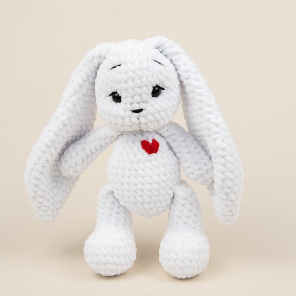 Jucarie Cute Rabbit crosetata manual din fir catifelat pentru bebelusi - White