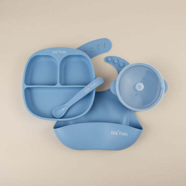 Set diversificare bebelusi din silicon (bol cu capac + farfurie cu ventuza anti-alunecare + lingurita + baveta) - Blue