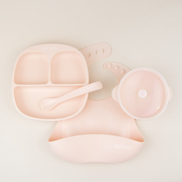 Set diversificare bebelusi din silicon (bol cu capac + farfurie cu ventuza anti-alunecare + lingurita + baveta) - Light Pink
