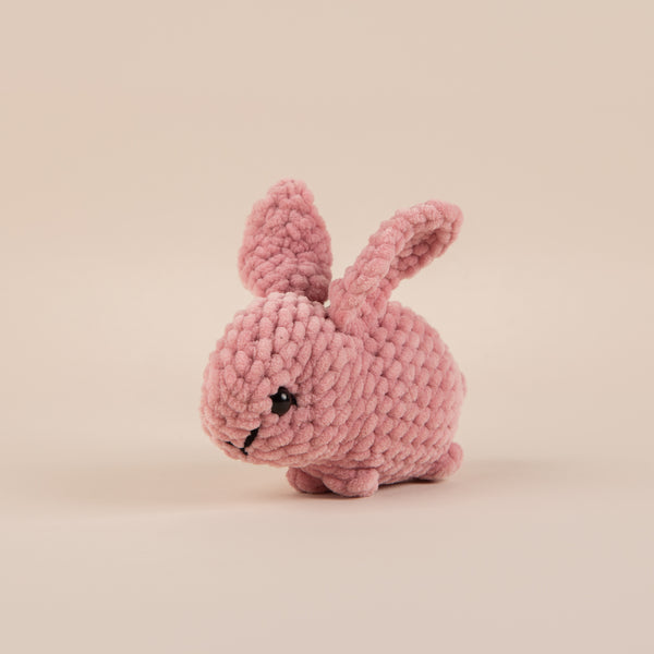 Jucarie Sweet Bunny crosetata manual din fir catifelat pentru bebelusi - Rose